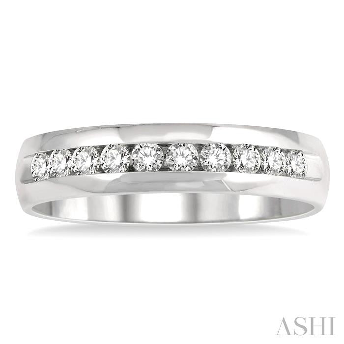 1/2 Ctw Niched Center Round Cut Diamond Men's Wedding Band in 14K White Gold