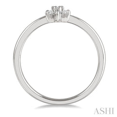 1/8 Ctw Floral Motif Round Cut Diamond Petite Fashion Ring in 10K White Gold