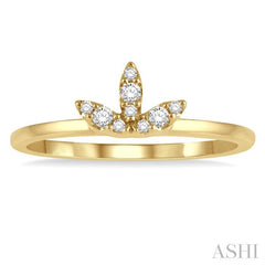 1/10 Ctw Tri Leaf Round Cut Diamond Petite Fashion Ring in 10K Yellow Gold
