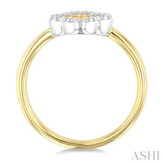 1/10 Ctw Petite Fluted Clover Round Cut Diamond Fashion Ring in 10K Yellow and White Gold