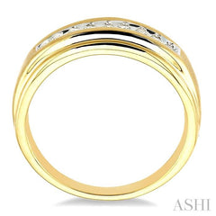 1/6 Ctw Round Diamond Women's Ring in 14K Yellow Gold