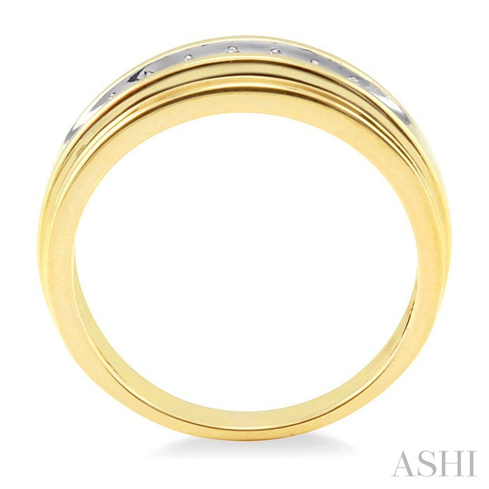 1/20 Ctw Round Cut Diamond Women's Ring in 14K Yellow Gold