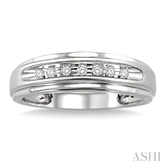 1/20 Ctw Round Cut Diamond Men's Ring in 14K White Gold
