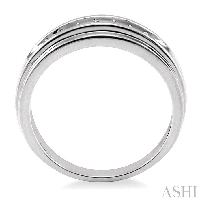 1/20 Ctw Round Cut Diamond Men's Ring in 14K White Gold