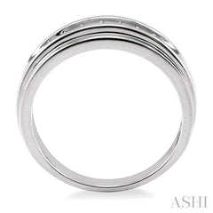 1/20 Ctw Round Cut Diamond Men's Ring in 14K White Gold
