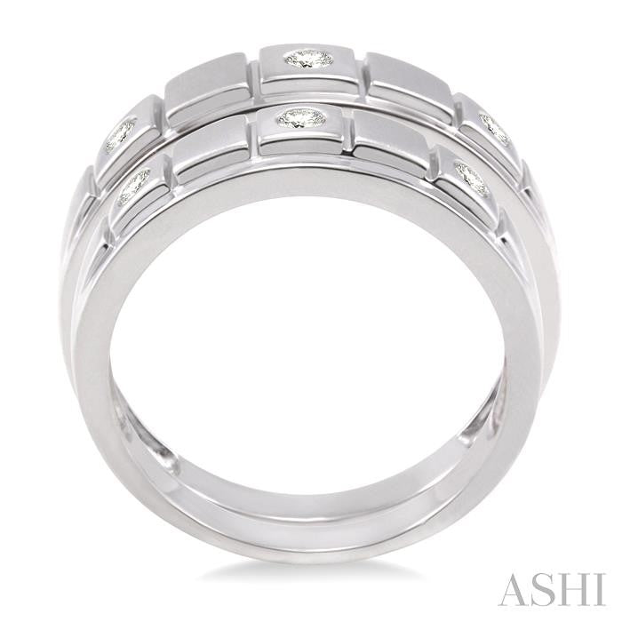 1/4 Ctw Round Cut Diamond Duos Ring Set in 14K White Gold