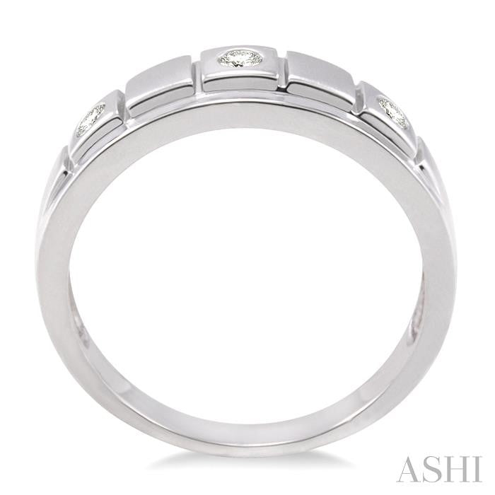 1/8 Ctw Round Cut Diamond Women's Ring in 14K White Gold