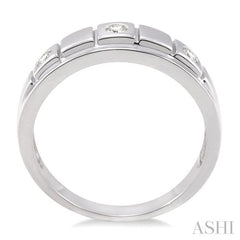 1/8 Ctw Round Cut Diamond Women's Ring in 14K White Gold
