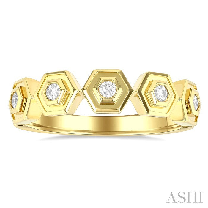 1/8 Ctw Hexagon Shape Link Round Cut Diamond Fashion Ring in 14K Yellow Gold