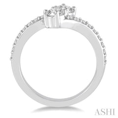 3/4 Ctw Cross Over Shank Round Cut Diamond 2Stone Ring in 14K White Gold