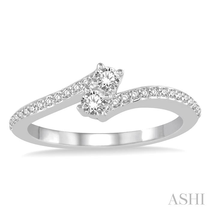 1/4 Ctw Cross Over Shank Round Cut Diamond 2Stone Ring in 14K White Gold