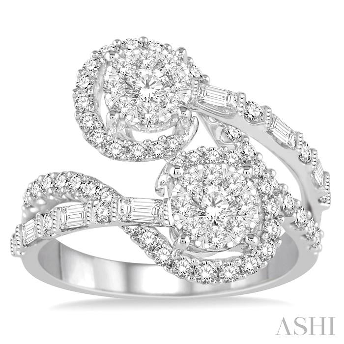 1 Ctw Split Swirl Center Round and Baguette Diamond 2stone Lovebright Ring in 14K White Gold