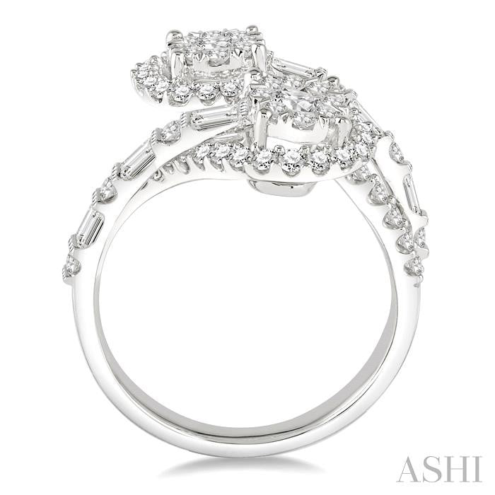 1 Ctw Split Swirl Center Round and Baguette Diamond 2stone Lovebright Ring in 14K White Gold