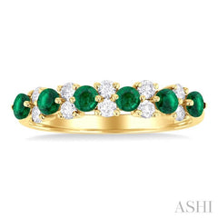2.7 MM Emerald and 1/3 Ctw Round Cut Diamond Precious Band in 14K Yellow Gold