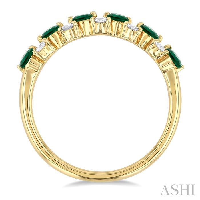 2.7 MM Emerald and 1/3 Ctw Round Cut Diamond Precious Band in 14K Yellow Gold