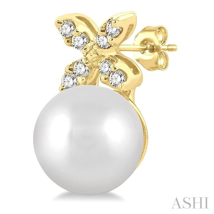 5.5 MM Round Shape Cultured Pearls and 1/20 Ctw Petite 4-Petal Flower Round Cut Diamond Fashion Stud Earring in 10K Yellow Gold