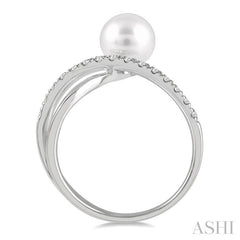 7 MM Cultured Pearl and 1/6 Ctw Round Cut Diamond Split Heart Shape Shank Ring in 14K White Gold