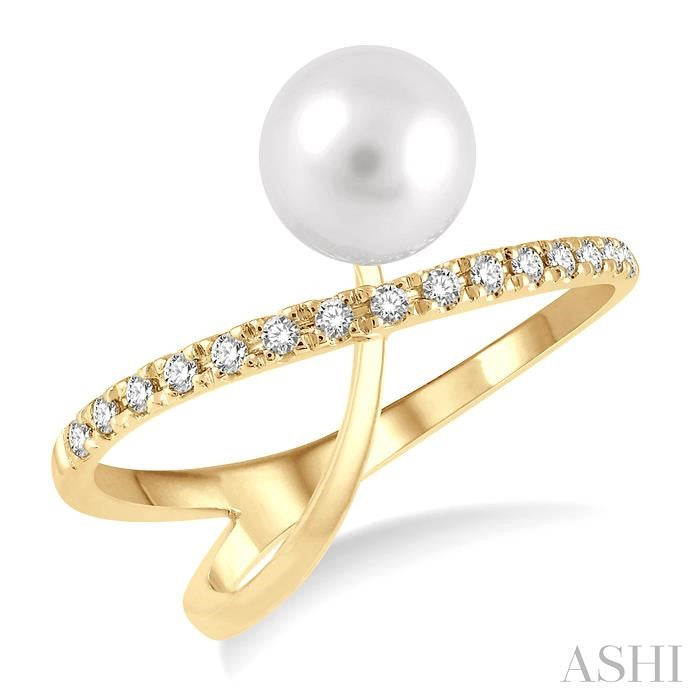 7 MM Cultured Pearl and 1/6 Ctw Round Cut Diamond Split Heart Shape Shank Ring in 10K Yellow Gold