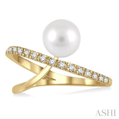 7 MM Cultured Pearl and 1/6 Ctw Round Cut Diamond Split Heart Shape Shank Ring in 10K Yellow Gold