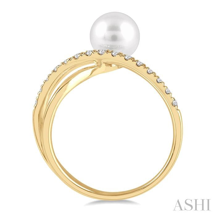 7 MM Cultured Pearl and 1/6 Ctw Round Cut Diamond Split Heart Shape Shank Ring in 10K Yellow Gold
