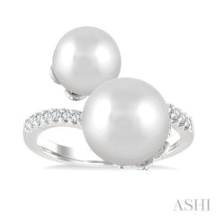 8 MM and 10 MM Cultured Pearl and 1/4 Ctw Open Bypass Round Cut Diamond Fashion Ring in 14K White Gold