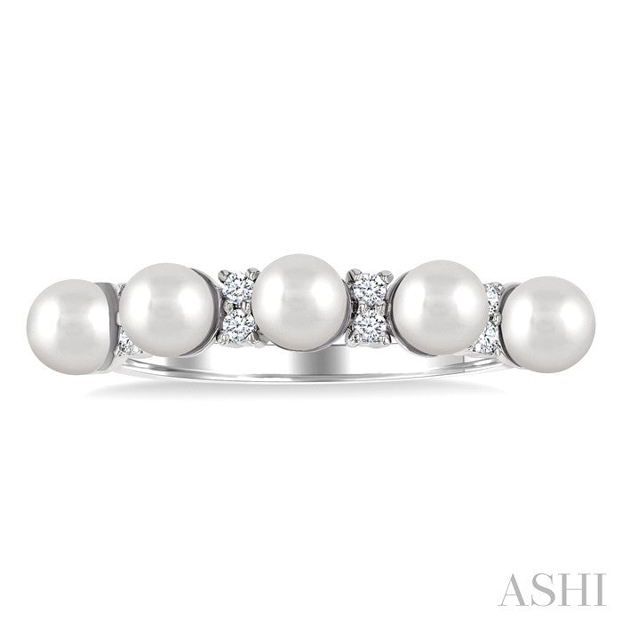 4 MM Round Shape Cultured Pearl and 1/6 Ctw Round Cut Diamond Semi-Precious Fashion Ring in 10K White Gold