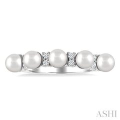4 MM Round Shape Cultured Pearl and 1/6 Ctw Round Cut Diamond Semi-Precious Fashion Ring in 10K White Gold