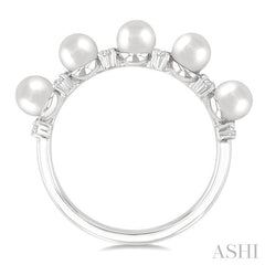 4 MM Round Shape Cultured Pearl and 1/6 Ctw Round Cut Diamond Semi-Precious Fashion Ring in 10K White Gold