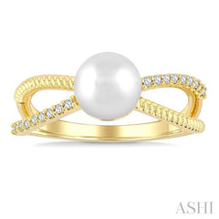 7MM Cultured Pearl and 1/10 Ctw Round Cut Diamond Criss Cross Fashion Ring in 10K Yellow Gold