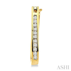 1/4 Ctw Round Cut Diamond Hoop Earrings in 10K Yellow Gold