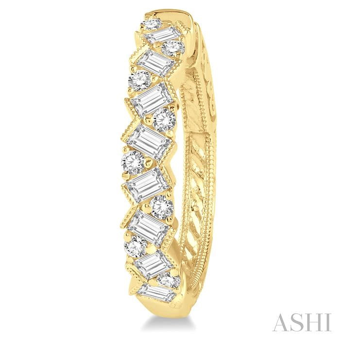 1 Ctw Zigzag Baguette and Round Cut Diamond Hoop Earring in 14K Yellow Gold