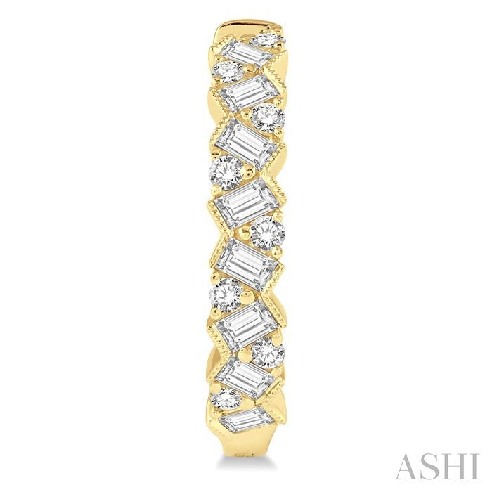 1 Ctw Zigzag Baguette and Round Cut Diamond Hoop Earring in 14K Yellow Gold