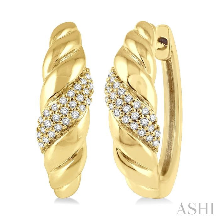 1/6 Ctw Wave Round Cut Diamond Fashion Hoop Earring in 10K Yellow Gold