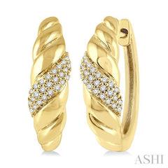 1/6 Ctw Wave Round Cut Diamond Fashion Hoop Earring in 10K Yellow Gold