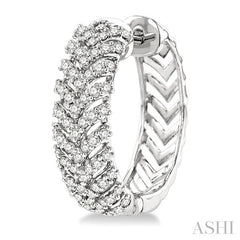 3/4 Ctw Chevron Trail Round Cut Diamond Hoop Earring in 14K White Gold