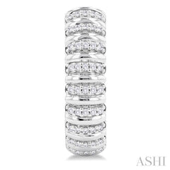 1/4 Ctw Ribbed Round Cut Diamond Half Hoop Earring in 14K White Gold