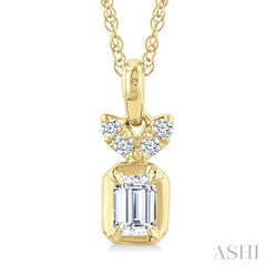 1/5 Ctw Emerald and Round Cut Diamond Fashion Pendant With Chain in 14K Yellow Gold