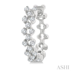 1/4 Ctw Lattice Round Cut Diamond Fashion Hoop Earring in 10K White Gold