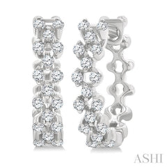1/4 Ctw Lattice Round Cut Diamond Fashion Hoop Earring in 10K White Gold
