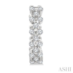 1/4 Ctw Lattice Round Cut Diamond Fashion Hoop Earring in 10K White Gold
