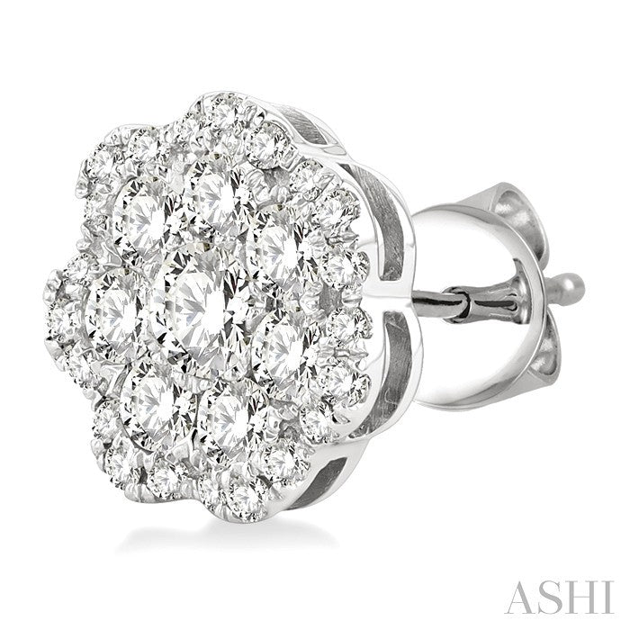 1 Ctw Flower Pattern Round Cut Diamond Fashion Stud Earrings in 14K White Gold