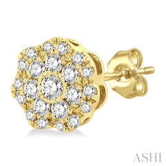 1/4 Ctw Flower Pattern Round Cut Diamond Fashion Stud Earrings in 14K Yellow Gold