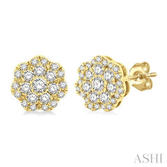 1/4 Ctw Flower Pattern Round Cut Diamond Fashion Stud Earrings in 14K Yellow Gold