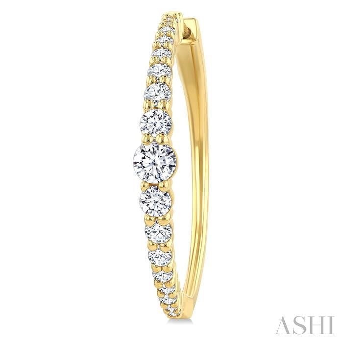 1 1/2 Ctw Graduated Round Cut Diamond Riviera Hoop Earrings in 14K Yellow Gold 