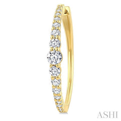 1 1/2 Ctw Graduated Round Cut Diamond Riviera Hoop Earrings in 14K Yellow Gold 