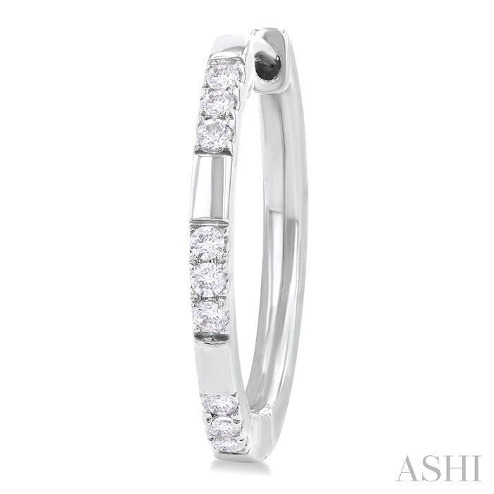 1/4 Ctw Sectioned Round Cut Diamond Fashion Hoop Earring in 14K White Gold