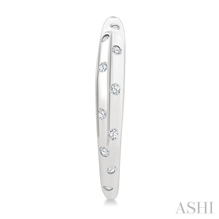 1/5 Ctw Round Cut Diamond Mosaic Half Hoop Earrings in 10K White Gold