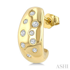 1/5 Ctw Flush Set Round Cut Diamond Fashion Mosaic Half Hoop Earrings in 10K Yellow Gold 
