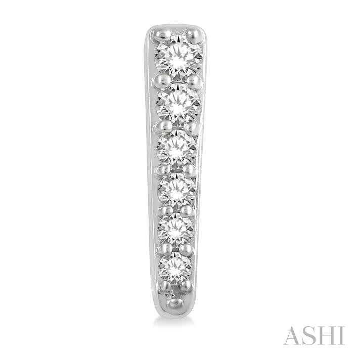 1/5 Ctw Vertical Bar Round Cut Diamond Earring in 14K White Gold