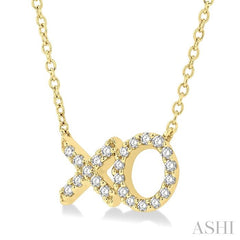 1/6 Ctw 'XO' Hugs and Kisses Round Cut Diamond Petite Fashion Pendant With Chain in 10K Yellow Gold